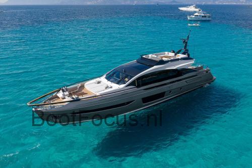 Azimut Grande S10 specificaties